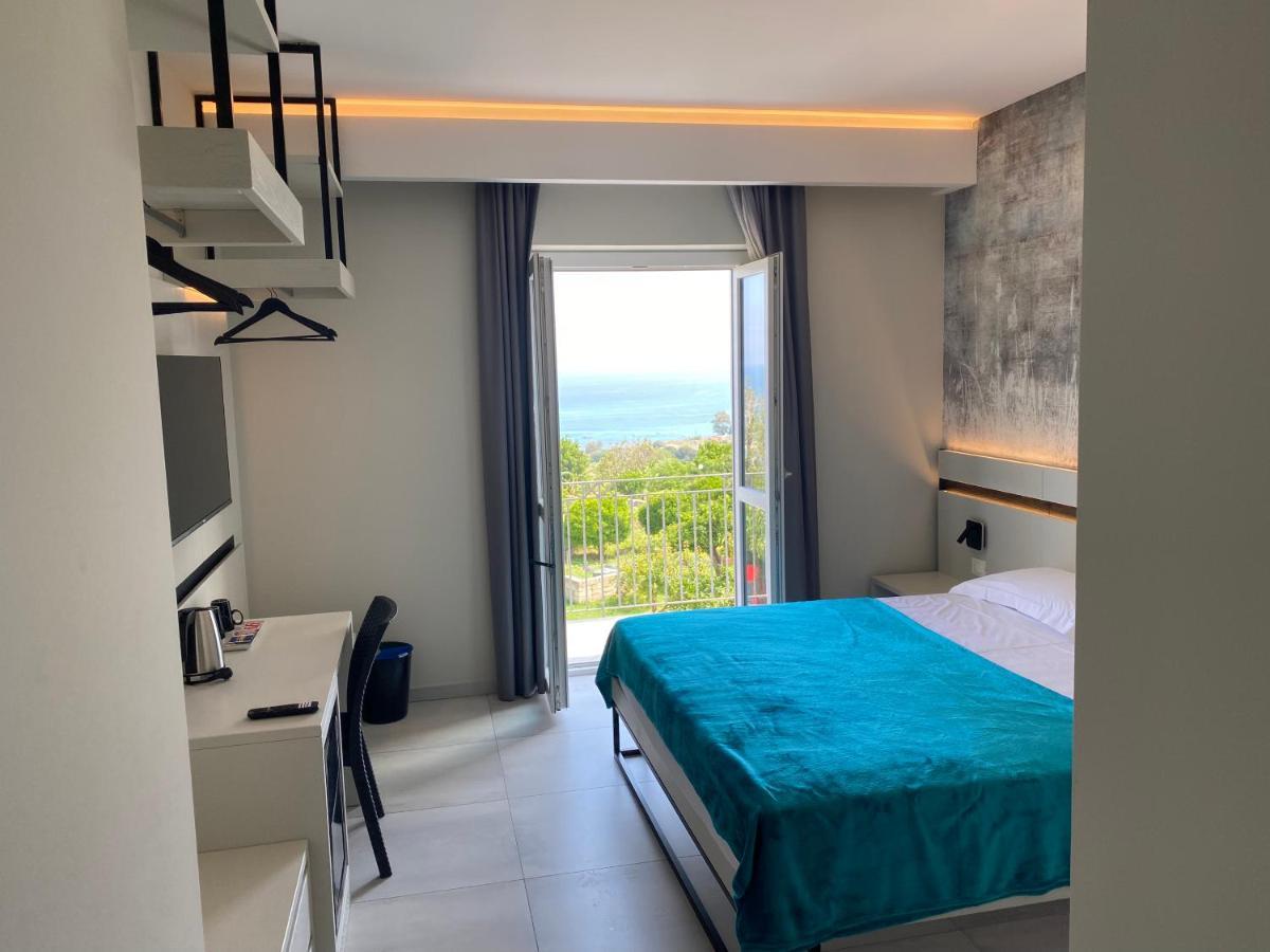 Gabriel Holidays Tropea Exterior photo