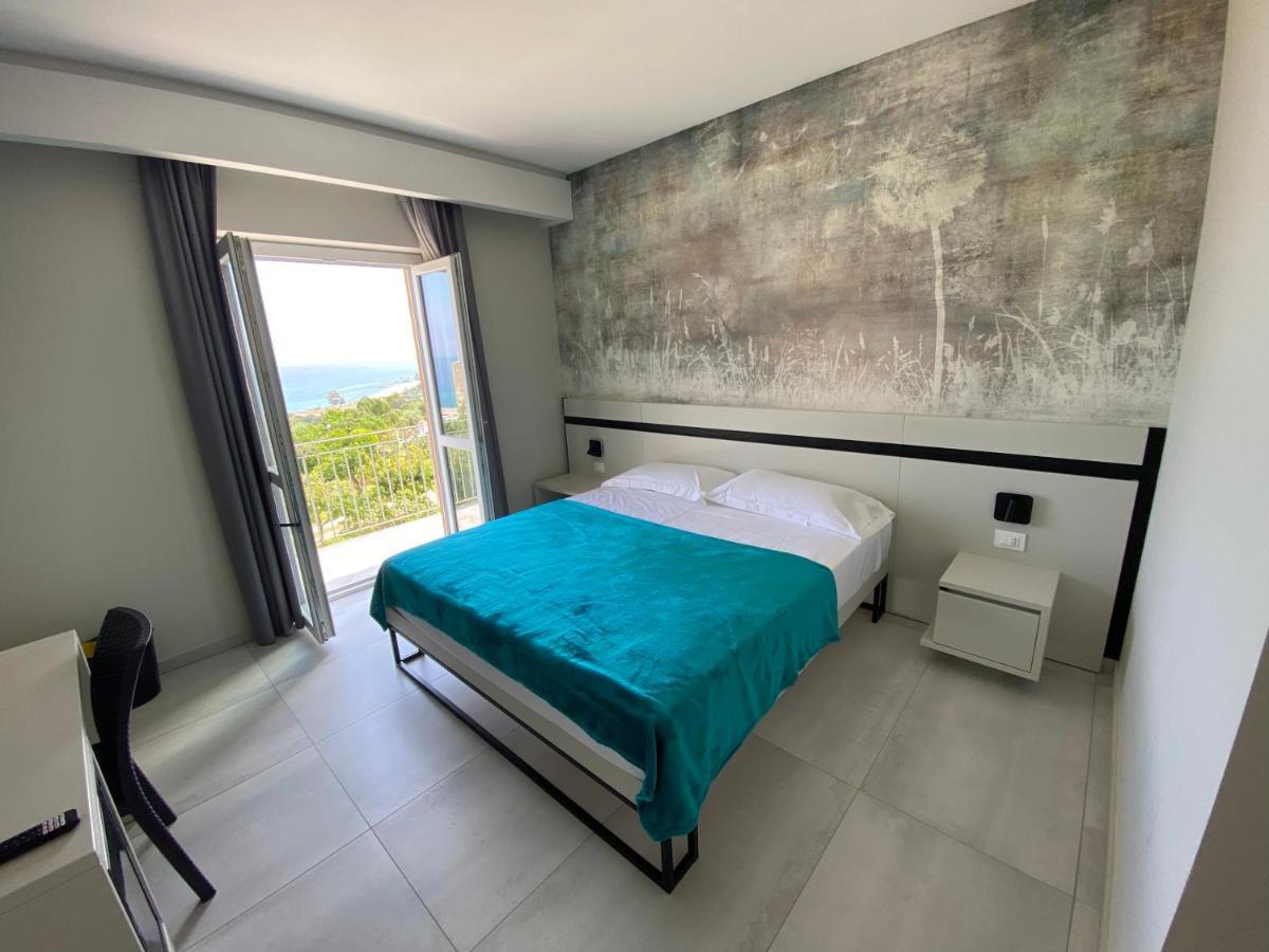 Gabriel Holidays Tropea Exterior photo