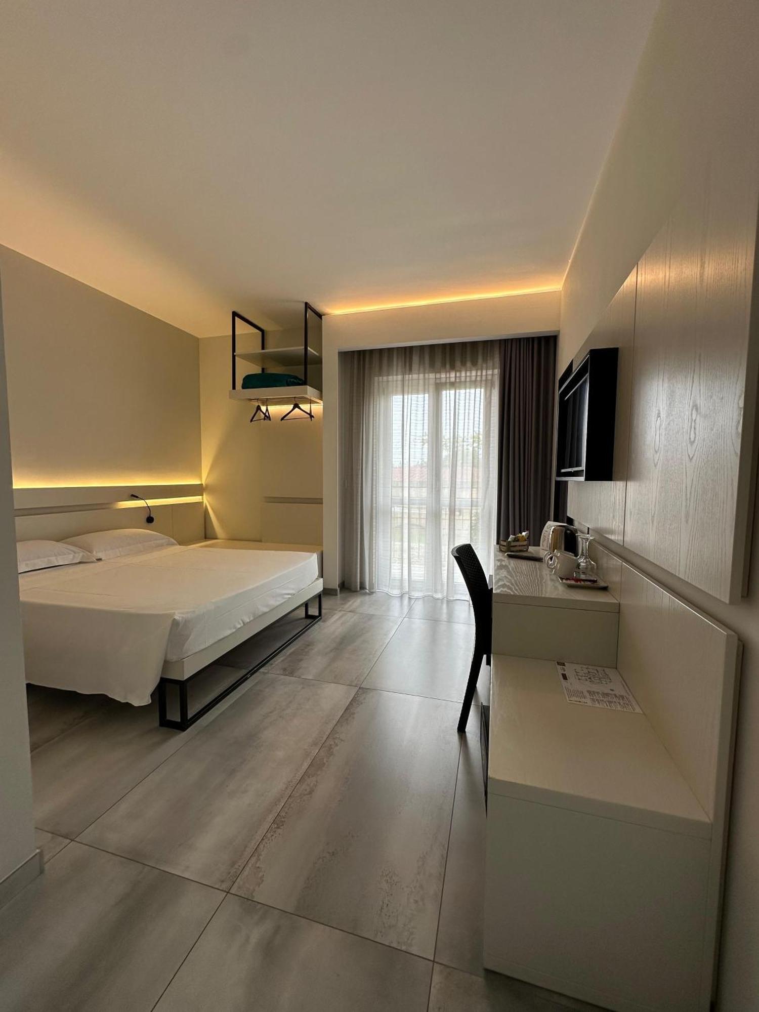 Gabriel Holidays Tropea Exterior photo